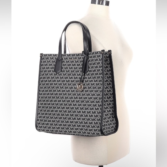 MK Maple Tote NWT Large $398 - Picture 2 of 4